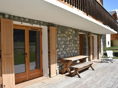 Balcon ou terrasse dans l'établissement Rez-de-jardin ensoleillé, 3 pièces, proche centre et pistes, animaux acceptés - FR-1-464-206