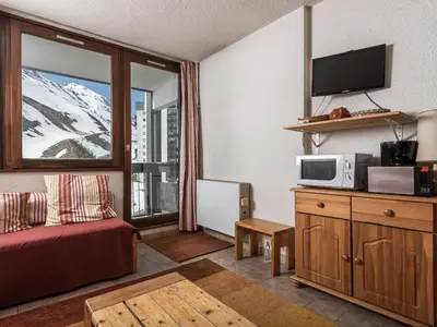 Télévision ou salle de divertissement dans l'établissement Studio lumineux proche pistes, balcon, 4 pers, Tignes - FR-1-502-457