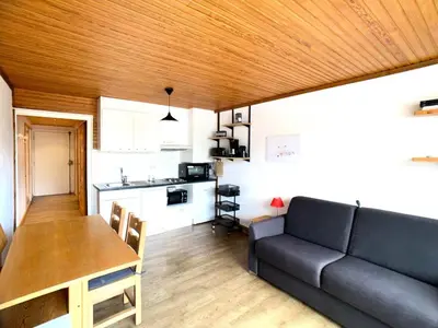 Cuisine ou kitchenette dans l'établissement Résidence Hauts Lieux - Grand studio cabine au centre de Tignes Le Lac MAE-7414
