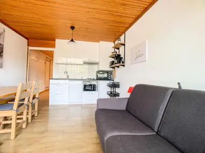 Cuisine ou kitchenette dans l'établissement Résidence Hauts Lieux - Grand studio cabine au centre de Tignes Le Lac MAE-7414