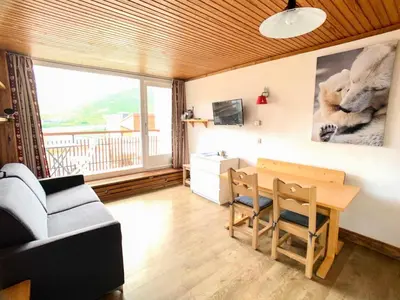 Télévision ou salle de divertissement dans l'établissement Résidence Hauts Lieux - Grand studio cabine au centre de Tignes Le Lac MAE-7414