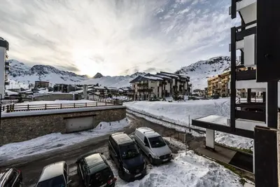 Vue générale sur la montagne ou vue sur la montagne depuis l'appartement
