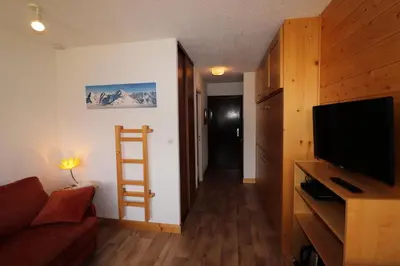 Télévision ou salle de divertissement dans l'établissement Résidence Tour Du Lac - Studio rénové·Proche des pistes ·Balcon MAE-7454