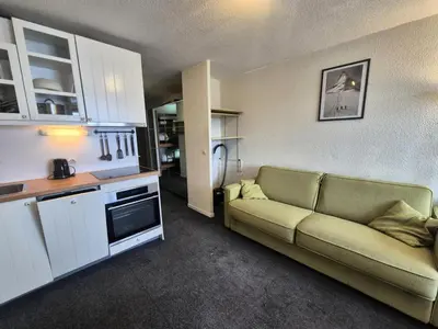 Cuisine ou kitchenette dans l'établissement Résidence Plein Soleil - Studio lumineux avec balcon · Skis aux pieds MAE-7474