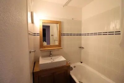 Salle de bains dans l'établissement Résidence Rond Point Des Pistes C - Studio·Proche des pistes·Balcon MAE-7514