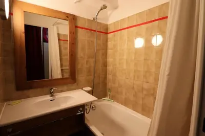 Salle de bains dans l'établissement Résidence Hameau Du Borsat 1& 2 - Appartement résidence Hameau du Borsat MAE-7524