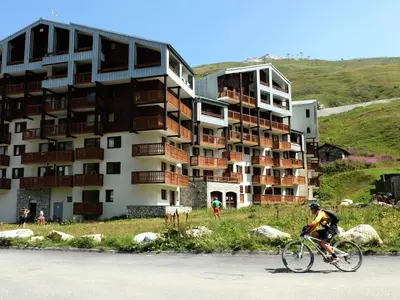 Vélo sur le terrain de l'établissement Résidence Hameau Du Borsat 1& 2 - Studio 22 m² entièrement rénové MAE-7544 ou dans les environs
