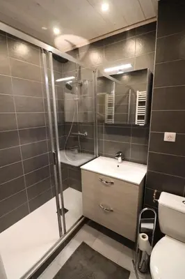 Salle de bains dans l'établissement Résidence Bec Rouge - Appartement lumineux·Accès direct pistes·Balcon MAE-7594