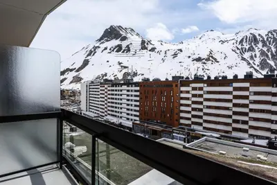 Vue générale sur la montagne ou vue sur la montagne depuis l'appartement