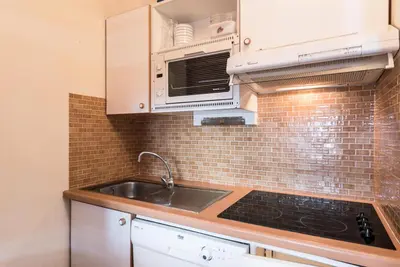 Cuisine ou kitchenette dans l'établissement Résidence Prariond A - Studio pour 4 personnes au Val Claret MAE-7674