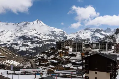 Vue générale sur la montagne ou vue sur la montagne depuis l'appartement