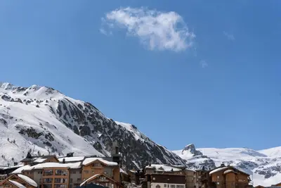 Vue générale sur la montagne ou vue sur la montagne depuis l'appartement