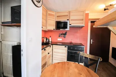 Cuisine ou kitchenette dans l'établissement Résidence Glaciers - Studette pour 2 personnes au Lavachet MAE-7724