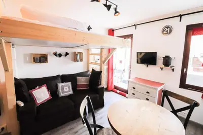 Télévision ou salle de divertissement dans l'établissement Résidence Glaciers - Studette pour 2 personnes au Lavachet MAE-7724