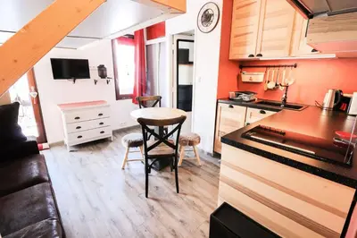 Cuisine ou kitchenette dans l'établissement Résidence Glaciers - Studette pour 2 personnes au Lavachet MAE-7724