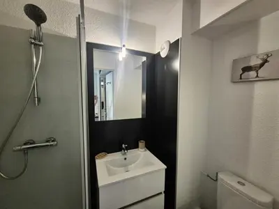 Salle de bains dans l'établissement Résidence Rond Point Des Pistes A - Appartement rond point des pistes Val Claret MAE-7744