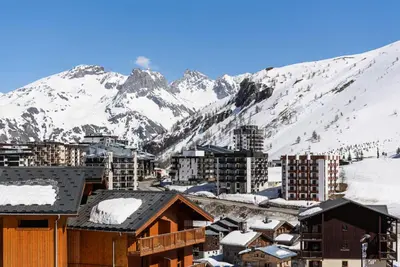 Vue générale sur la montagne ou vue sur la montagne depuis l'appartement