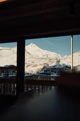 Vue générale sur la montagne ou vue sur la montagne depuis l'appartement