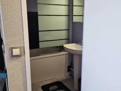 Salle de bains dans l'établissement Appartement calme avec balcon pour 4 pers à Arc 2000 - FR-1-346-518