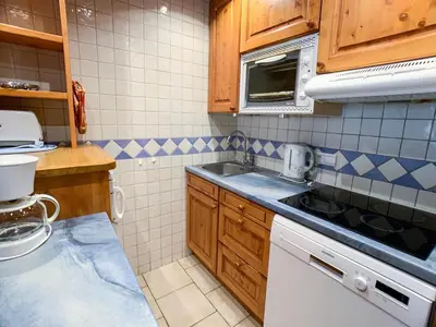 Cuisine ou kitchenette dans l'établissement Appartement Confortable pour 9 pers. avec Balcon à Tignes Val Claret - FR-1-502-387