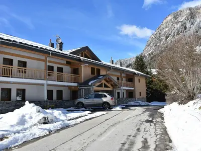 Vue générale sur la montagne ou vue sur la montagne depuis l'appartement