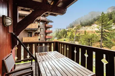 Vue générale sur la montagne ou vue sur la montagne depuis l'appartement