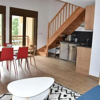 Appartement Neuf avec Balcon à 400m des Remontées Mécaniques - Capacité 5 Personnes - FR-1-464-209
