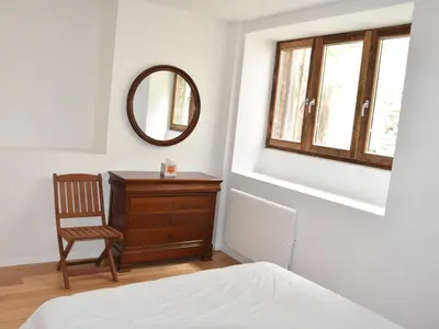 Un ou plusieurs lits dans un hébergement de l'établissement Charmante Maison de Village Rénovée - Près de Pralognan-La-Vanoise, 10 Pers, 3 Niveaux, Balcon Sud - FR-1-464-203