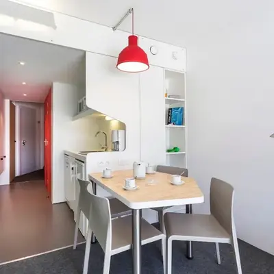 Studio rénové ski aux pieds avec balcon - FR-1-346-396