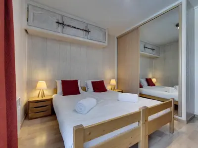 Un ou plusieurs lits dans un hébergement de l'établissement T2 cosy à Tignes Val Claret - Proche pistes, 4 pers, Wifi inclus - FR-1-641-85