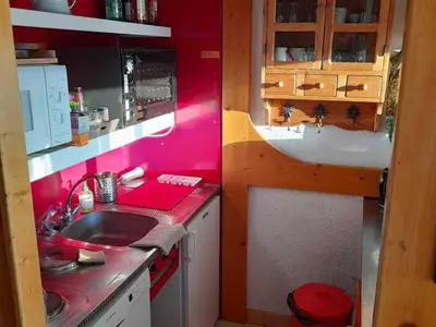 Cuisine ou kitchenette dans l'établissement Appartement lumineux au centre avec balcon et 5 couchages - FR-1-346-523