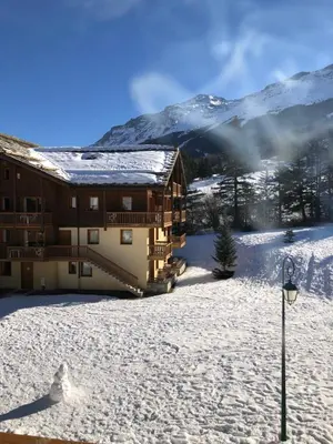 Vue générale sur la montagne ou vue sur la montagne depuis l'appartement