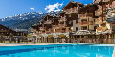Vue générale sur la montagne ou vue sur la montagne depuis l'appartement
