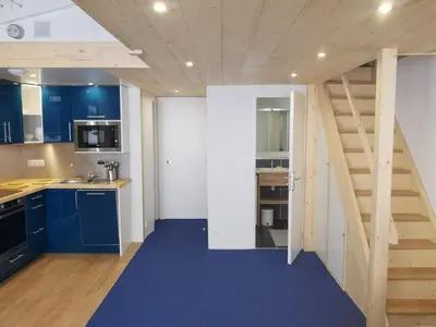 Cuisine ou kitchenette dans l'établissement Appartement rénové avec balcon au centre d'Arc 1800, ski aux pieds - FR-1-346-492