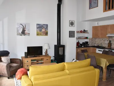 Coin salon dans l'établissement Duplex 4 pièces, 2 étoiles, proche du centre, max 6 pers. - FR-1-464-210