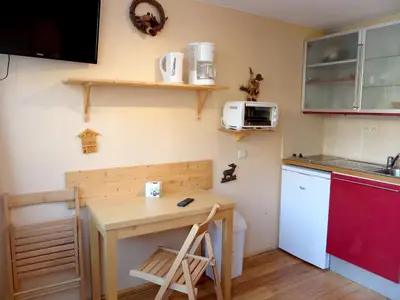 Cuisine ou kitchenette dans l'établissement Studette 2 pers, au pied des pistes, animaux admis - FR-1-502-461