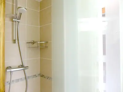 Salle de bains dans l'établissement Studio moderne confortable à Tignes, proche pistes, animaux acceptés - FR-1-502-460
