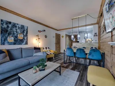 Coin salon dans l'établissement Appartement rénové aux Arcs 1950 avec accès ski direct - FR-1-686-5