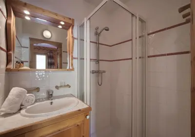 Salle de bains dans l'établissement Appartement Ecrin 214