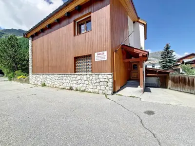 Vue générale sur la montagne ou vue sur la montagne depuis l'appartement