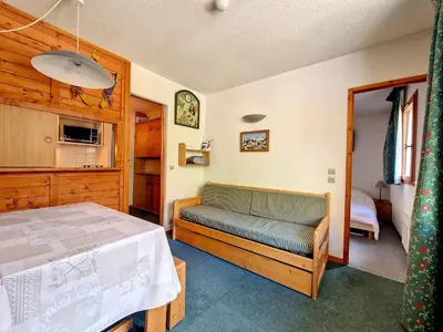 Un ou plusieurs lits dans un hébergement de l'établissement Appartement cosy, accès direct pistes, 2-4 pers - FR-1-518-135