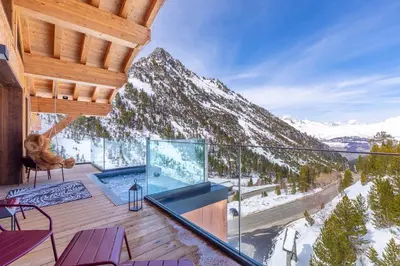 Vue générale sur la montagne ou vue sur la montagne depuis l'appartement
