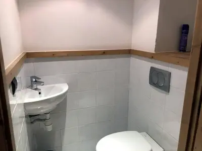 Salle de bains dans l'établissement Appartement spacieux 8 pers with Parking & WIFI, proche des pistes - FR-1-352-79