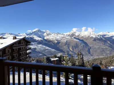 Vue générale sur la montagne ou vue sur la montagne depuis l'appartement