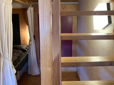 Un ou plusieurs lits superposés dans un hébergement de l'établissement Triplex skis aux pieds à Charmettoger, 6 pers. - FR-1-346-525