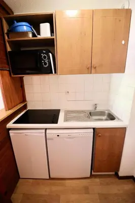 Cuisine ou kitchenette dans l'établissement Résidence Rond Point Des Pistes C - Studio·Proche des pistes·Balcon MAE-7564