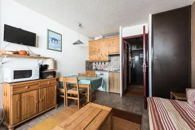 Cuisine ou kitchenette dans l'établissement Résidence Home Club - Studio proche des pistes et des commerces MAE-9304