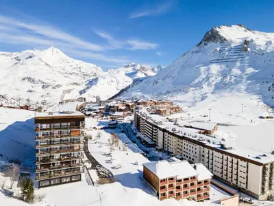 Vue générale sur la montagne ou vue sur la montagne depuis l'appartement