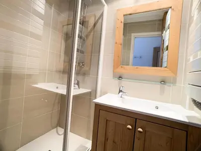 Salle de bains dans l'établissement Résidence Curling B Tour - Appartement dans le secteur du Val Claret MAE-2454