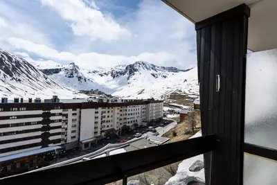 Vue générale sur la montagne ou vue sur la montagne depuis l'appartement